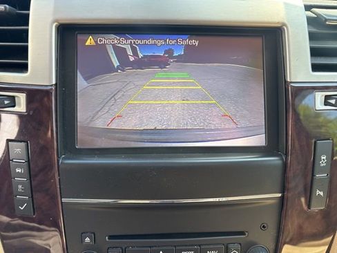 Used 2014 Cadillac Escalade ESV Premium AWD/4WD image 25
