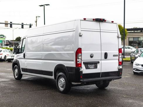 Used 2025 RAM ProMaster 2500 w/ Convenience Group FWD image 11
