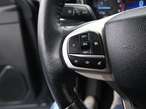 Used 2022 Ford Explorer XLT w/ Equipment Group 202A AWD/4WD image 24