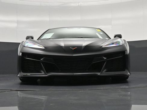 Used 2025 Chevrolet Corvette Z06 RWD image 31