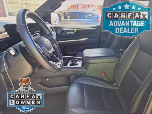 Used 2025 Chevrolet Tahoe Z71 image 3