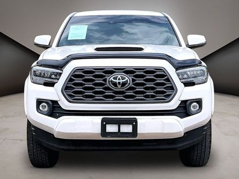 Used 2021 Toyota Tacoma TRD Sport w/ Technology Package AWD/4WD image 3