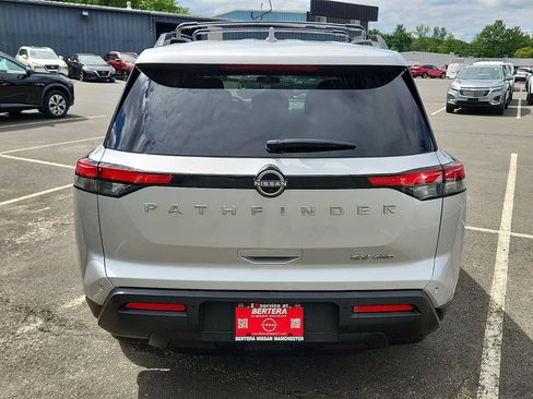 Used 2022 Nissan Pathfinder SV AWD/4WD image 5