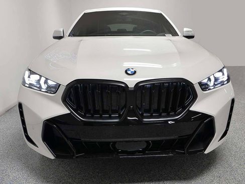 New 2026 BMW X6 xDrive40i image 2