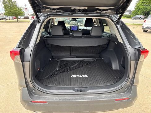 Used 2023 Toyota RAV4 XLE Premium AWD/4WD image 18