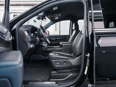 Used 2022 GMC Yukon XL Denali AWD/4WD image 26