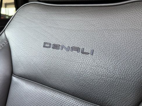 Used 2022 GMC Yukon Denali AWD/4WD image 13