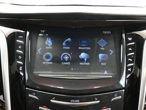 Used 2020 Cadillac Escalade Luxury w/ LPO, Radiant Package AWD/4WD image 17