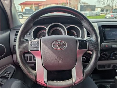Used 2012 Toyota Tacoma 4x4 Double Cab w/ TRD Sport Pkg image 10