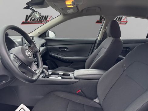 Certified 2025 Nissan Sentra S FWD image 9