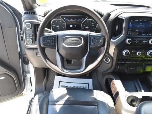 Used 2023 GMC Sierra 2500 Denali w/ Denali Ultimate Package AWD/4WD image 19