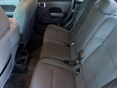 Used 2021 Jeep Gladiator Sport AWD/4WD image 4