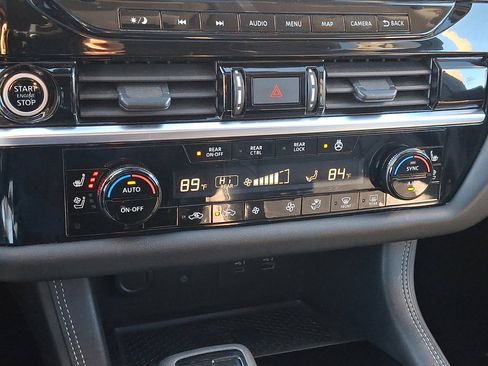 Used 2023 Nissan Pathfinder Platinum image 28