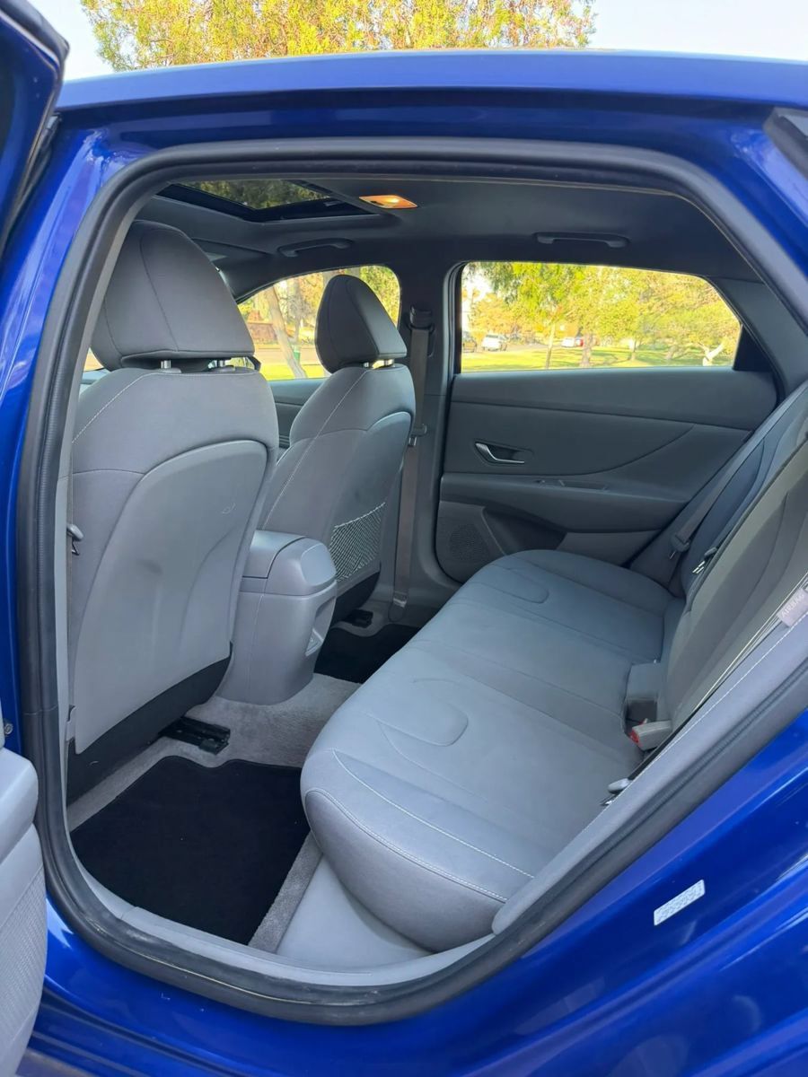 Used 2024 Hyundai Elantra SEL w/ Convenience Package FWD image 13