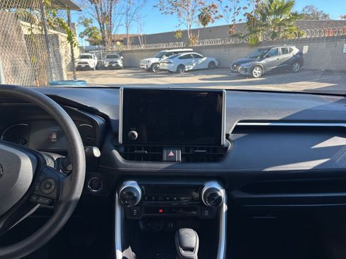 Used 2025 Toyota RAV4 XLE image 18