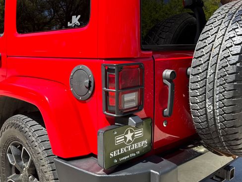 Used 2018 Jeep Wrangler Unlimited Sahara image 7