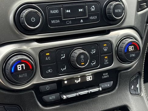 Used 2016 Chevrolet Suburban LT image 21