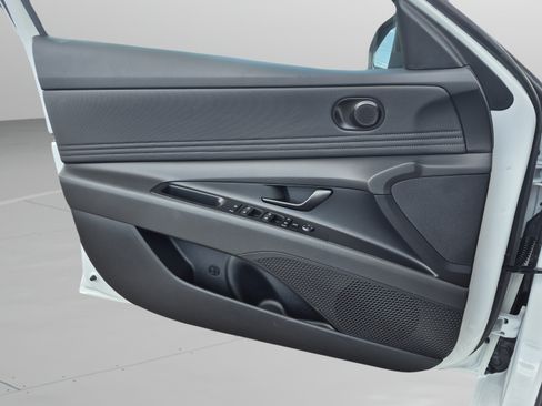 New 2026 Hyundai Elantra SEL Sport FWD image 22