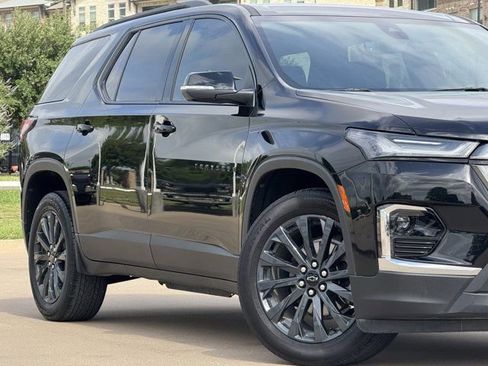 Used 2023 Chevrolet Traverse RS w/ LPO, Floor Liner Package FWD image 3