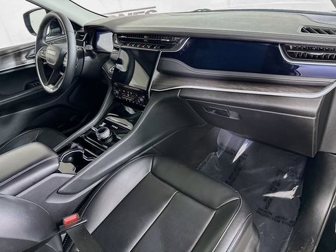 Used 2023 Jeep Grand Cherokee L Limited w/ Luxury Tech Group II image 34