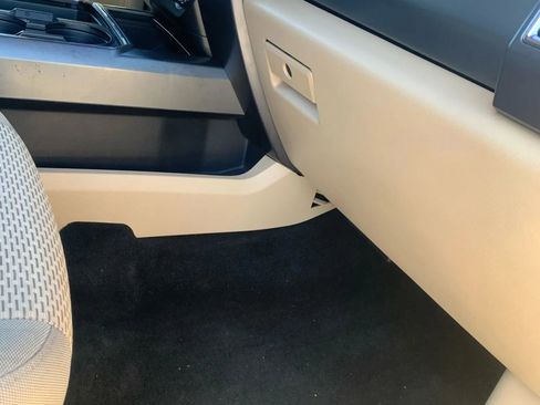 Used 2017 Ford F250 XLT w/ XLT Value Package image 37