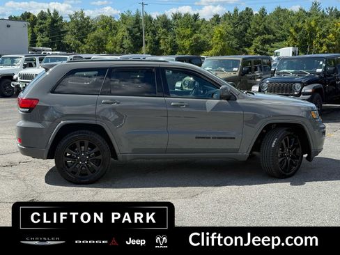 Certified 2019 Jeep Grand Cherokee Altitude AWD/4WD image 8