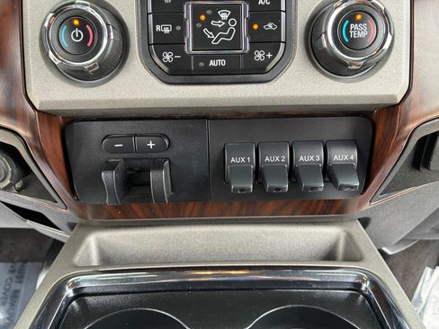 Used 2016 Ford F250 Lariat w/ Chrome Package AWD/4WD image 30