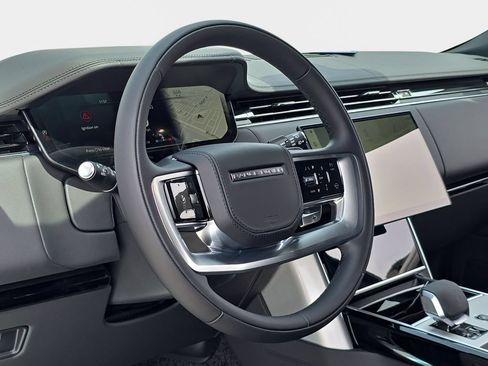 New 2026 Land Rover Range Rover Long Wheelbase SE AWD/4WD image 18