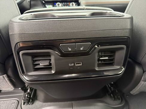 Used 2025 GMC Sierra 2500 AT4 w/ AT4 Premium Plus Package AWD/4WD image 4