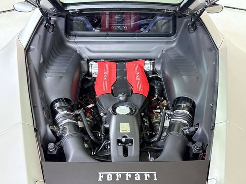 Used 2016 Ferrari 488 GTB RWD image 21