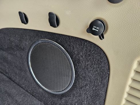 Used 2016 Jeep Grand Cherokee Limited w/ Luxury Group II image 27