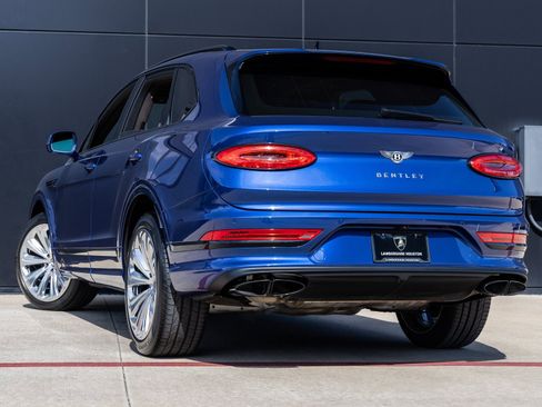 Used 2023 Bentley Bentayga image 6