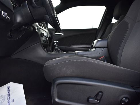 Used 2019 Dodge Charger SXT w/ Blacktop Package image 7