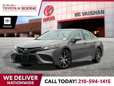 Used 2023 Toyota Camry SE image 1