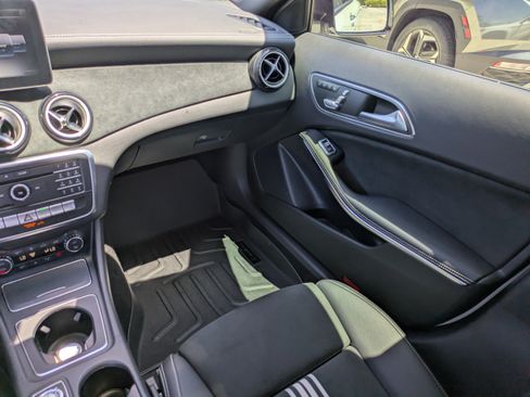 Used 2018 Mercedes-Benz GLA 250 image 16