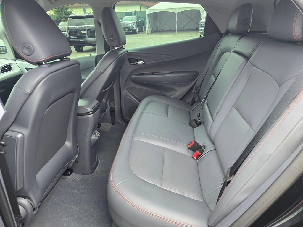 Used 2020 Chevrolet Bolt Premier w/ Infotainment Package FWD image 18