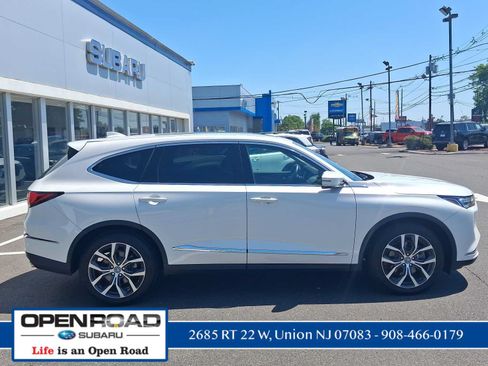 Used 2024 Acura MDX SH-AWD w/ Technology Package image 4