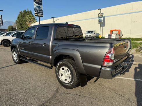 Used 2015 Toyota Tacoma PreRunner w/ SR5 Package image 7