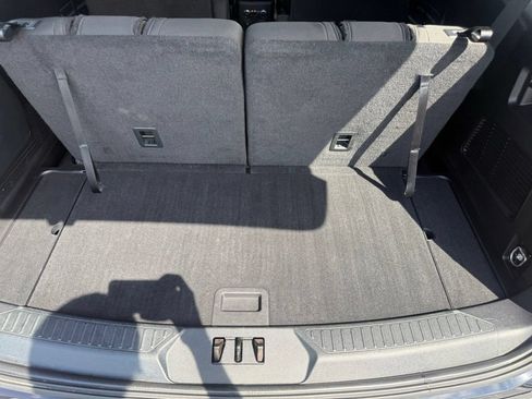 Certified 2021 Ford Explorer XLT RWD image 51