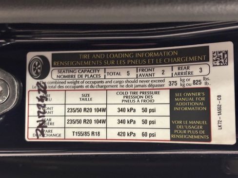 Used 2020 Land Rover Discovery Sport SE image 29