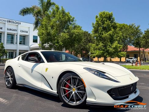 Used 2019 Ferrari 812 Superfast RWD image 64