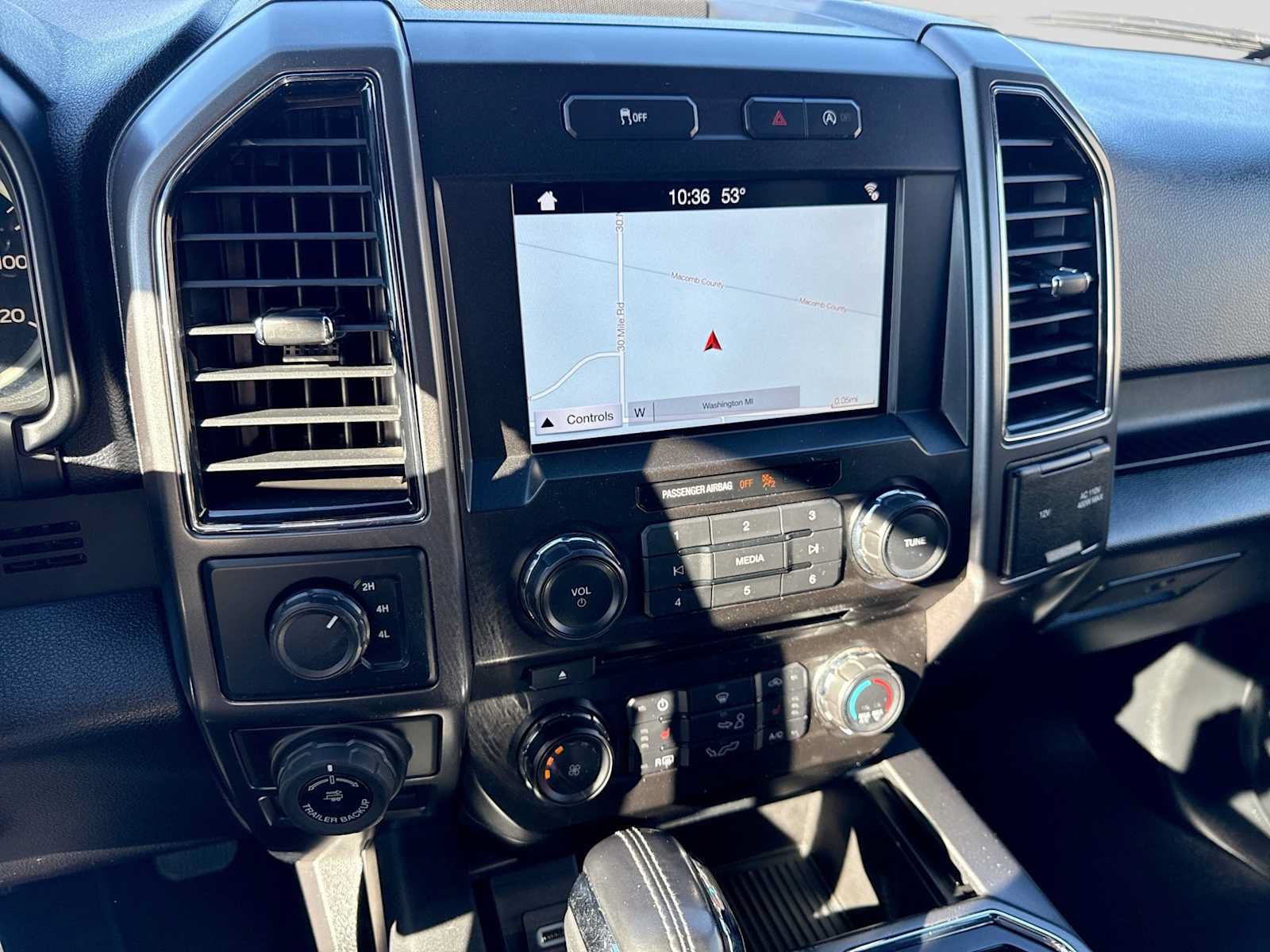 Used 2018 Ford F150 XLT w/ Equipment Group 302A Luxury AWD/4WD image 26