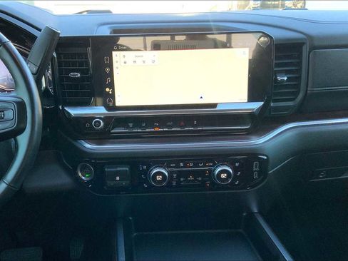 Used 2024 GMC Sierra 2500 SLT w/ SLT Premium Package image 11