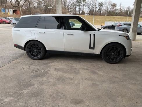 Used 2023 Land Rover Range Rover SE image 8