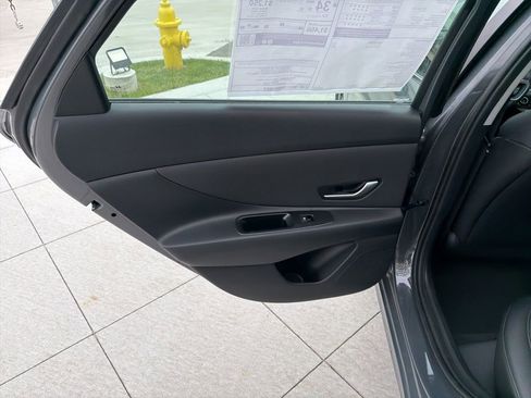 New 2026 Hyundai Elantra Limited FWD image 18