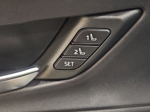 New 2026 Toyota Prius Plug-In Hybrid FWD image 9