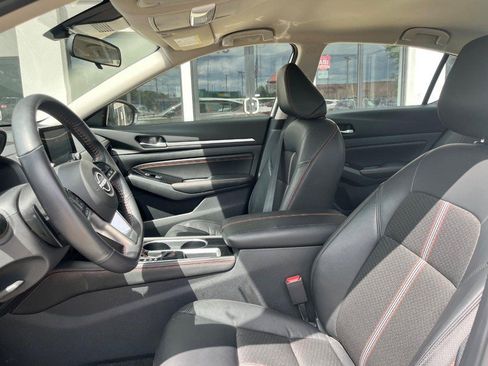 Used 2023 Nissan Altima 2.5 SR FWD image 11