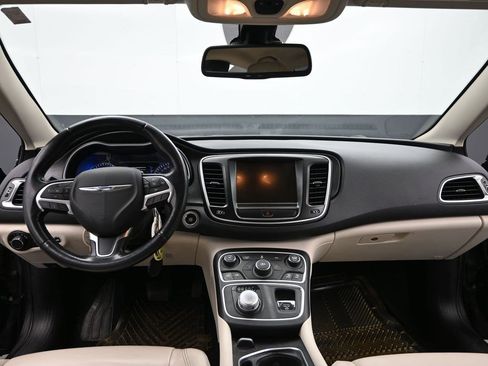 Used 2017 Chrysler 200 Limited Platinum image 12