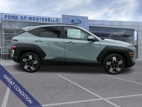Used 2024 Hyundai Kona SEL FWD image 2