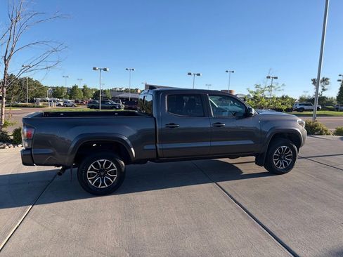 Used 2021 Toyota Tacoma 4x4 Double Cab w/ Tacoma SR5 Package image 8
